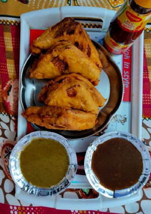 A picture of Bread pakoda.