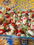 Salade d’ananas aux fraises, raisin et myrtilles