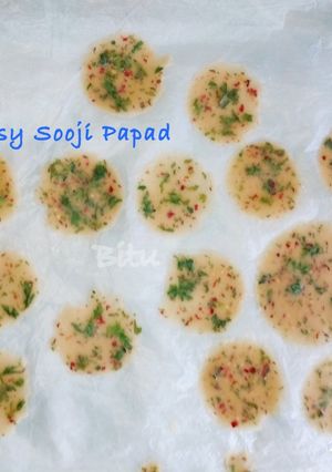 A picture of Easy Sooji Papad.