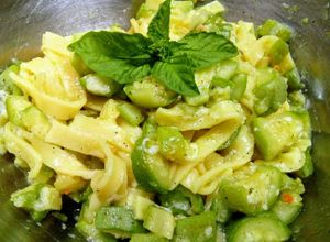 O poză a rețetei Tagliatelle cu zucchini și parmezan.