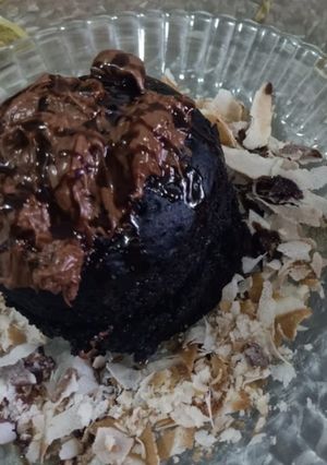 A picture of Dark Chocolate Cake with Walnut Spread.