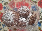 Una foto di biscotti vegani mandorle