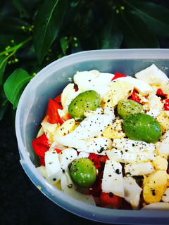 Una foto de Ensalada de huevos y patatas - tupper