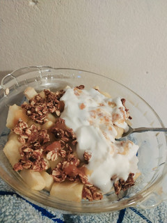Una foto de Postre tipo crumble🍎 Sin azúcar