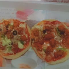 A picture of Mini cheese pizza.