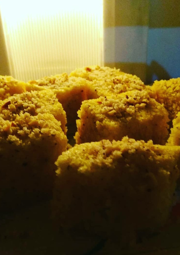 A picture of Rava cake.