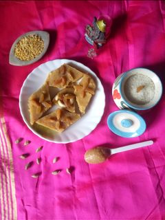   মূগ ডালের বরফি (moong dal barfi recipe in Bengali) রেসিপির প্রধান ছবি