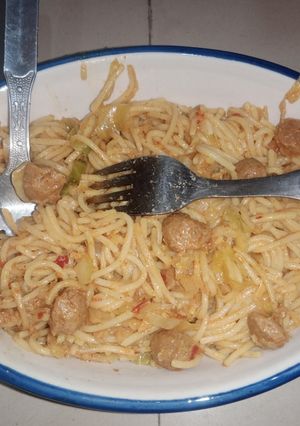 चाऊमिन (chowmein recipe in Hindi) रेसिपी मुख्य फोटो