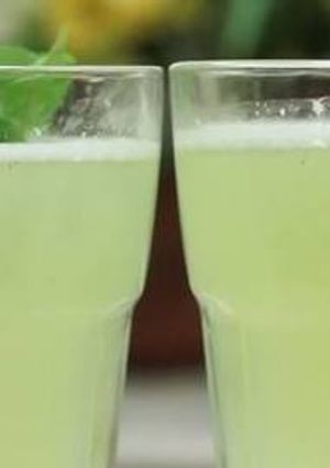 صورة لوصفة عصير ليمون بالنعناع 🍷