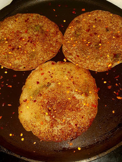 રવા ઉત્તપમ(rava uttapam recipe in Gujarati) રેસીપી મુખ્ય ફોટો