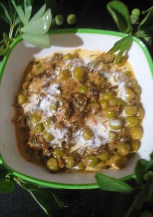 A picture of Methi matar malai.