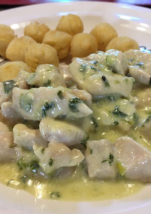 Una foto de Daditos de pollo al verdeo