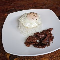 A picture of Tapsilog.