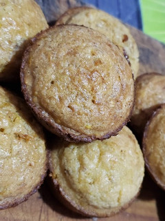 Una foto de Muffins de coco con corazón de dulce de leche