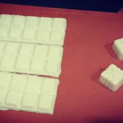 A picture of होममेड व्हाइट चॉकलेट(Homemade white chocolate recipe in hindi).