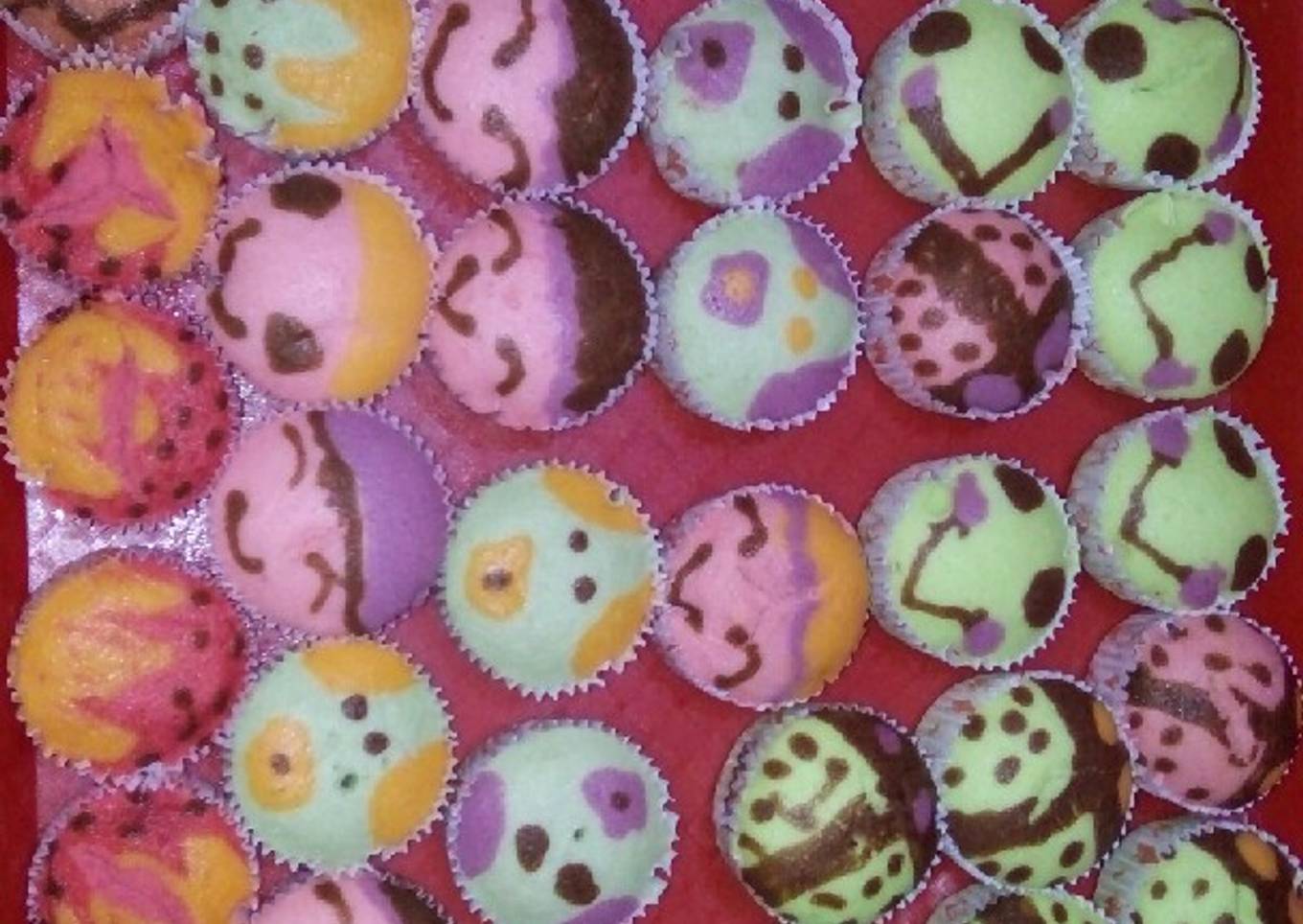 Bolu karakter lucu
