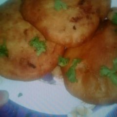 Aaloo kachori A picture of Aaloo kachori.