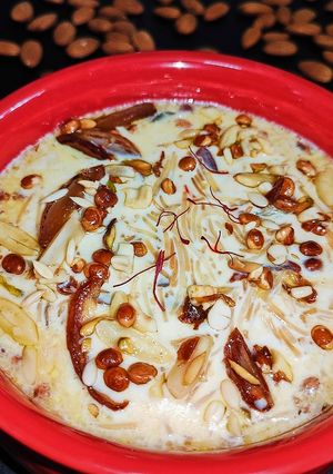 ஷீர் குருமா(sheer khurma recipe in tamil) செய்முறை முக்கிய புகைப்படம்