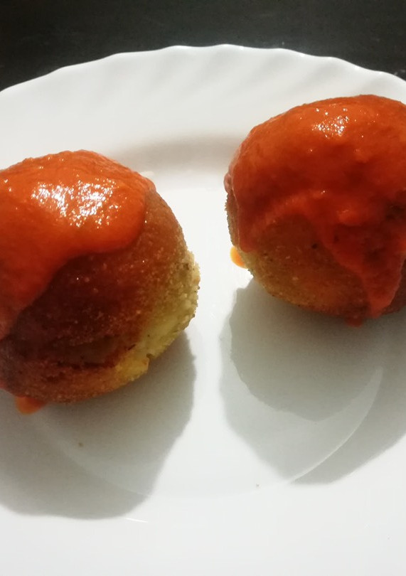 Una foto de Bolas de patata, atún y huevo cocido