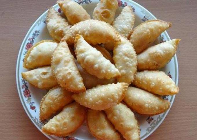 Sooji Mawa Gujiya(ghughra) Recipe by kalpana v. solanki - Cookpad
