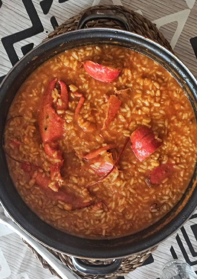 Una foto de Arroz con bogavante