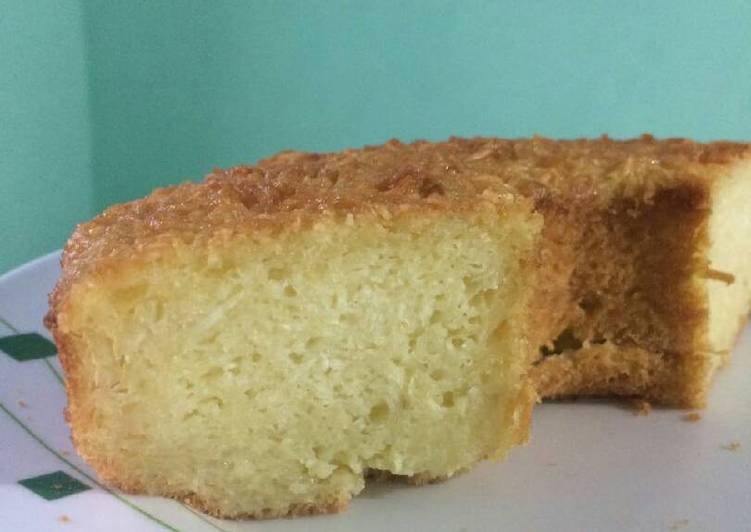 Bolo de mandioca com Coco