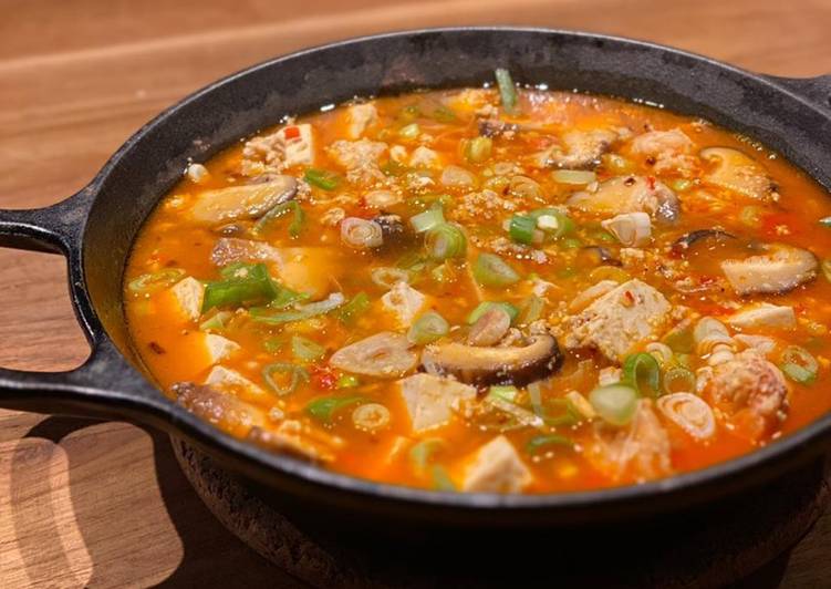 Resep Sundubu Jiggae - Spicy Tofu Soup, Lezat