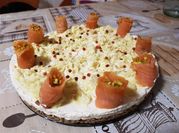 Una foto di salmone e porro
