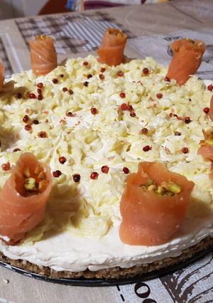 Foto di Cheesecake salata con porri e salmone