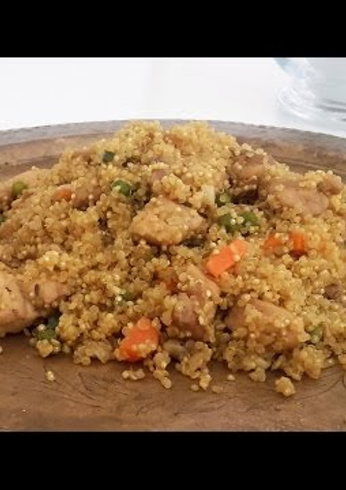 Una foto de Pulao de quinoa con pollo (pilaf)