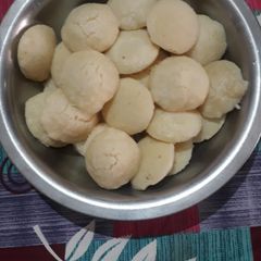 A picture of Rava idli.