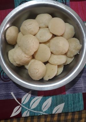 A picture of Rava idli.