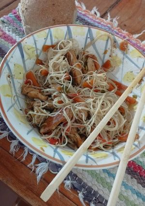 Una foto de Chop suey de pollo