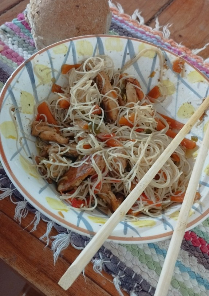 Una foto de Chop suey de pollo