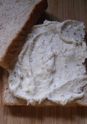 Una foto de Relleno de queso azul y nueces para sandwiches