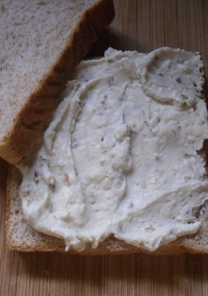 Una foto de Relleno de queso azul y nueces para sandwiches