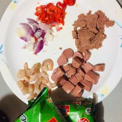 A picture of Easy Spicy Noodles with Boiled Eggs.