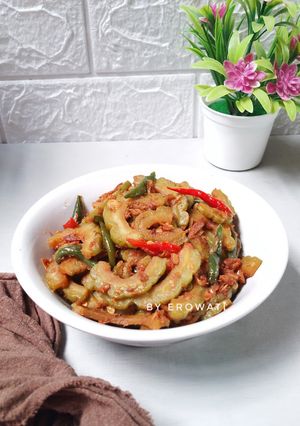 Foto resep Oseng Pare Peda