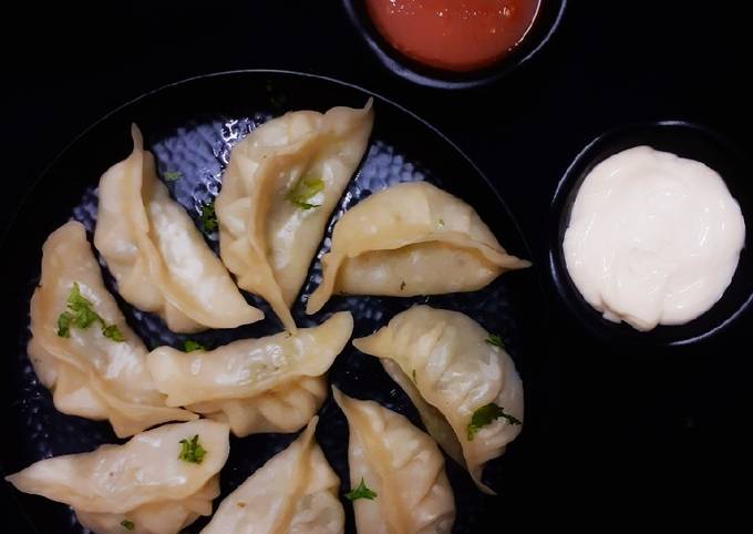 Momos