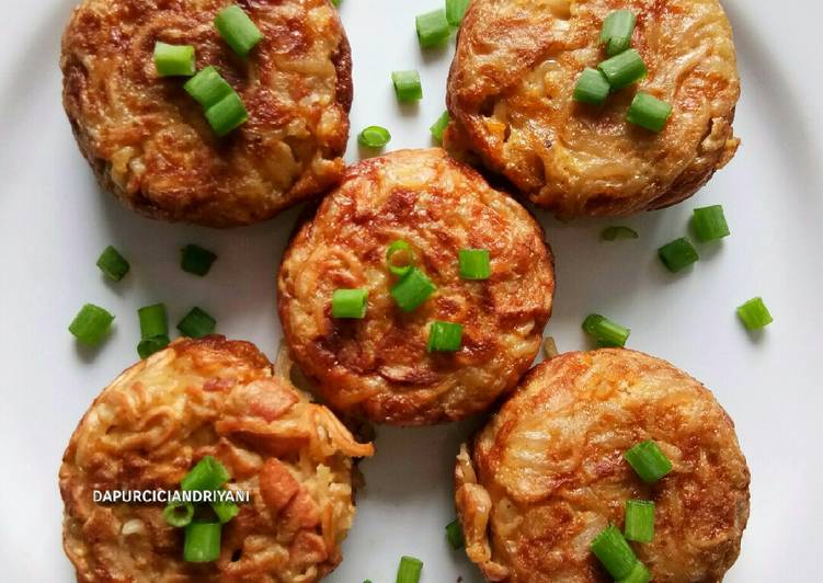 Langkah Mudah untuk Membuat Martabak Mie Sosis Anti Gagal