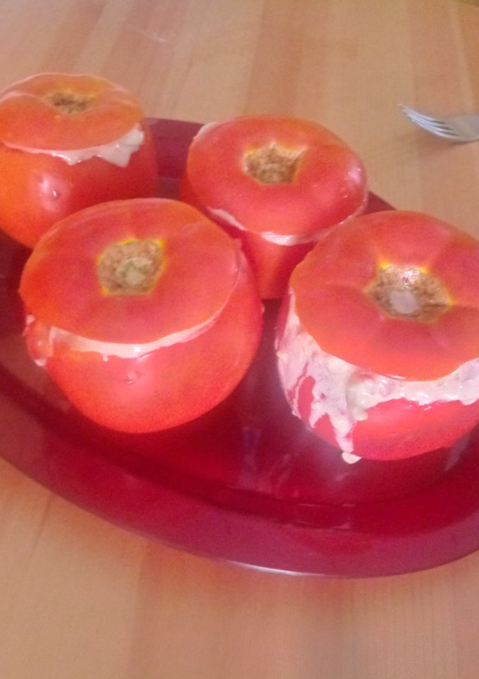 Una foto de Tomates rellenos. ¡Muy sabrosos!