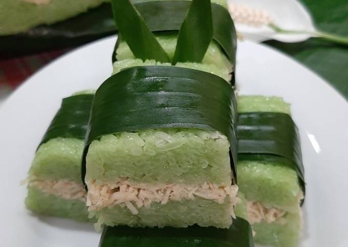 Lemper ayam pandan