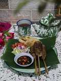 325. Sate Buntel