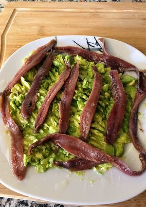 Una foto de Aguacate con anchoas