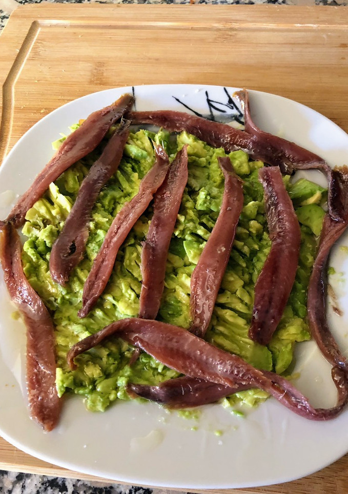 Una foto de Aguacate con anchoas