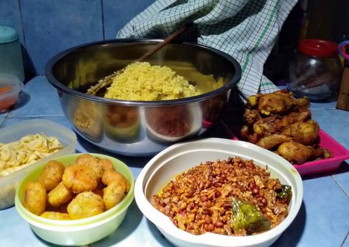 Standar Resep membuat Nasi kuning sederhana yang enak