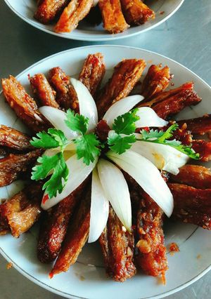 Hình của món Sườn cọng xào mặn (món chay).