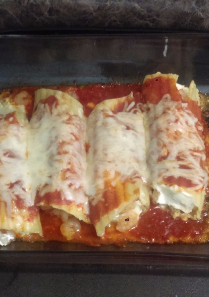 Una foto de Canelones rellenos de queso crema camaron y pollo
