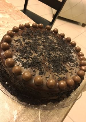 صورة لوصفة كيكة الشوكولا بصوص الجوكلت😍🍫