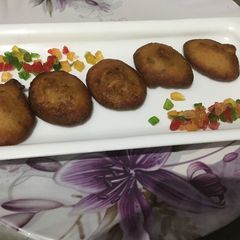 A picture of Meethe gulgule.